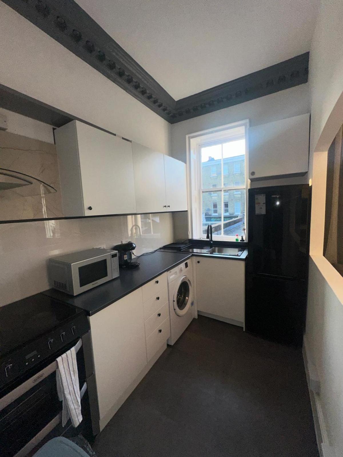 First Floor One Bed Apartment In Central West Londres Exterior foto
